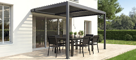 Pergola bioclimatică înclinată